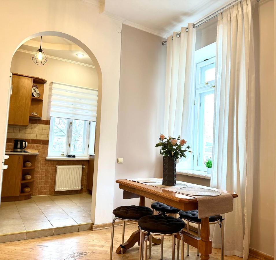 Apartments In The City Center, Near A Theatre, Zlata Plaza Rivne Extérieur photo