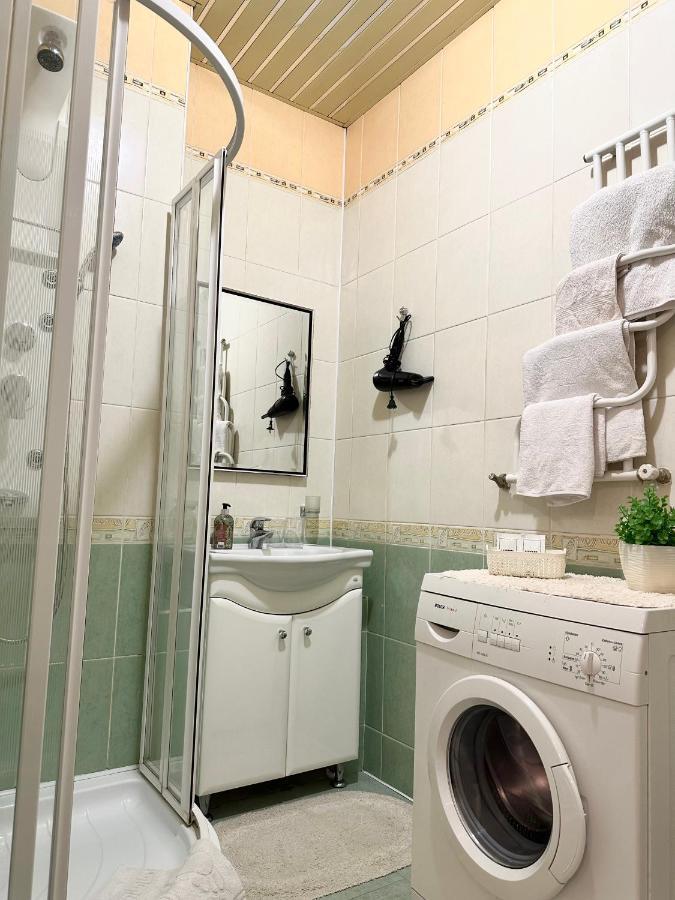 Apartments In The City Center, Near A Theatre, Zlata Plaza Rivne Extérieur photo